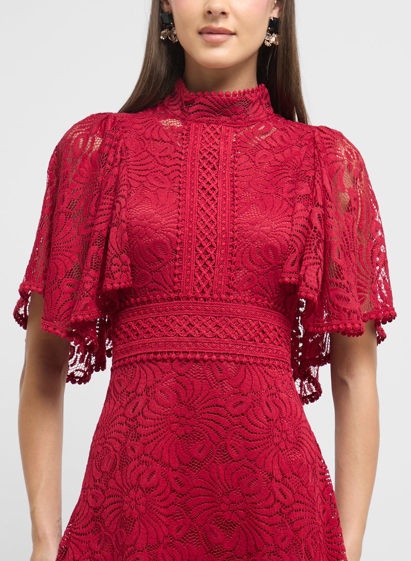 ايلا فستان دانتيل بأكمام واسعة - Image 3