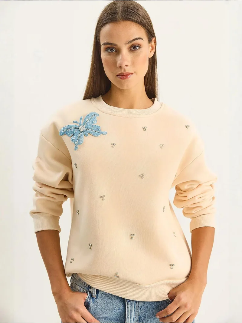 LUCCI Embroidered Crew Neck Long Sleeve Sweatshirt