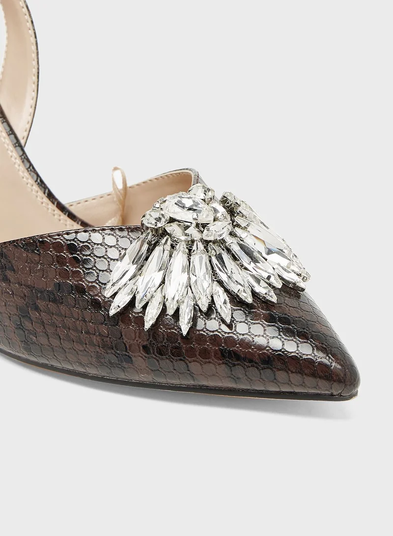 سيليست Pointed Toe Pumps