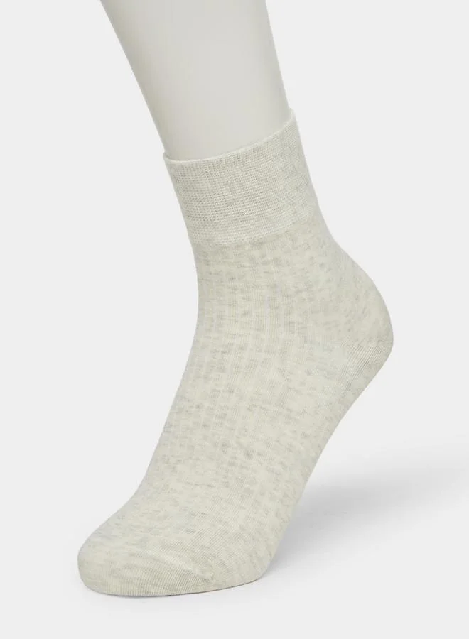 ستايلي مجموعة من 3 جوارب بتفاصيل مضلعة