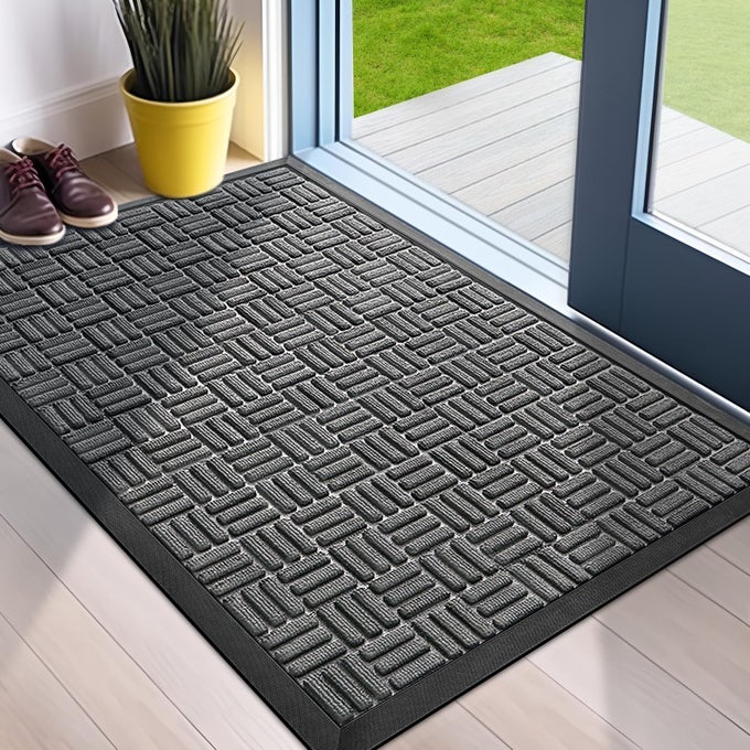 FRONT DOOR MAT HEAVY DUTY DURABLE WELCOME MAT FOR OUTDOOR INDOOR DIRT TRAPPER WATERPROOF SUPER ABSORBENT DOOR MAT FOR ENTRYWAY OUTSIDE PATIO PORCH 24X36 GRAY