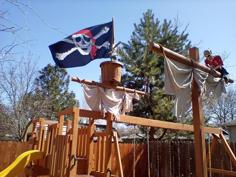 Time Roaming 3x5 Ft Jolly Roger Pirate Polyester Flag with Brass Grommets (Dead Man's Chest + Red Bandana + Skull and Crossbones) - Image 5