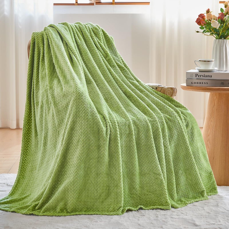 NEWCOSPLAY Super Soft Twin Blanket Green Premium Silky Flannel Fleece Leaves Pattern Lightweight Bed Blanket All Season Use (Green, Twin(60"x80")) - Image 4
