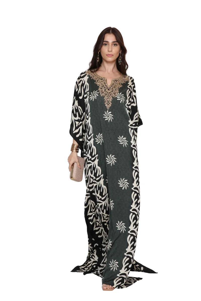 هانا آند سارا جلابية قفطان | فستان عربي طويل مزين بالذهب