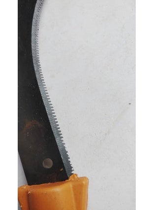 FTE FTE Pruning curved saw with shar teeth Fiber Handle with super sharp teeth Traditional handsaw light weight for Grass Cutting Gardening and Agriculture purpose Small Size 28 cm  - Image 3