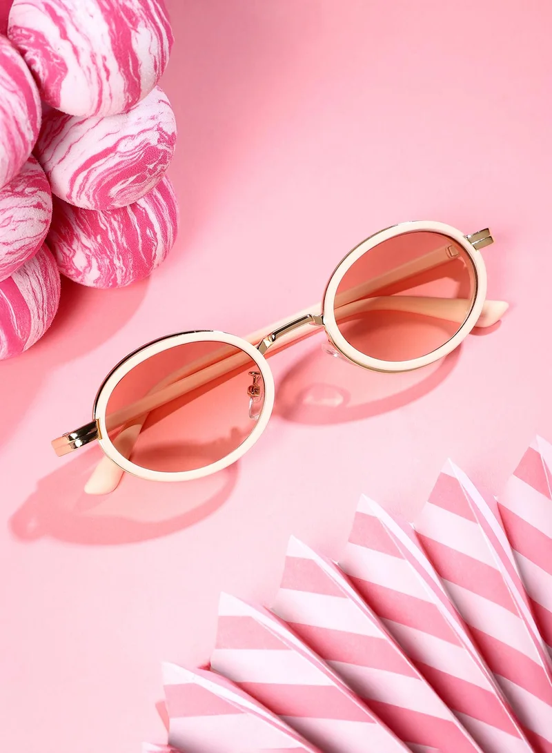 صوص هاوت نظارة شمسية نسائية ماليبو بيضاوية بإطار أوف وايت وعدسات بني متدرج مستقطبة