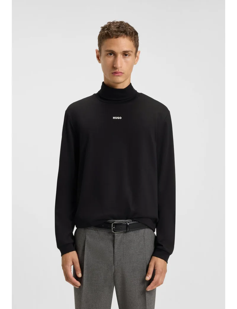 هوجو تيشيرت قطن بياقة عالية وشعار