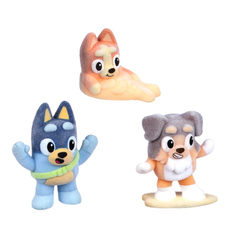 BLUEY Fuzzies Episode Pack: The Beach – 3 Specially Flocked Mini-Figures, 1 Exclusive, Display Case, Foil Trading Card & Collector’s Guide, 50 Mini-Figures to Collect - Image 4