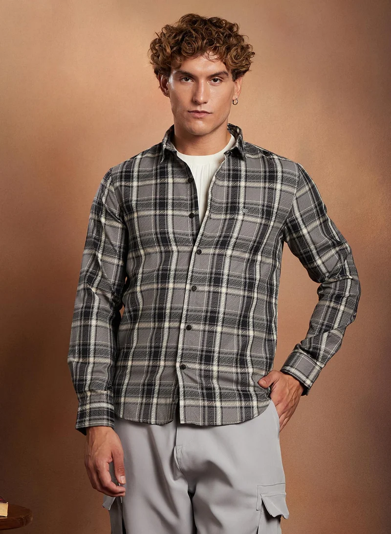 Campus Sutra Campus Sutra Men's Moon Grey & Onyx Black Shadow-Check Regular Shirt For Casual Wear | Spread Collar | Long Cuffed Sleeves | Button Closure | Shirt Crafted With Comfort Fit For Everyday Wear