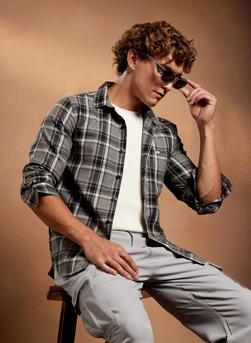 Campus Sutra Campus Sutra Men's Moon Grey & Onyx Black Shadow-Check Regular Shirt For Casual Wear | Spread Collar | Long Cuffed Sleeves | Button Closure | Shirt Crafted With Comfort Fit For Everyday Wear