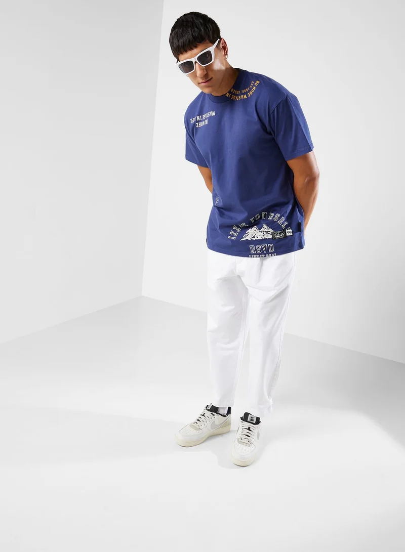 izzue Front Logo Printed T-Shirt