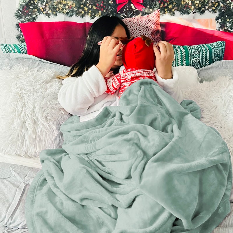 BEDSURE Cuddly Blanket Fluffy Blanket Fleece Blanket – Warm Winter Soft Sofa Blanket Small Blanket Couch Blanket Cuddly Blanket Children Living & Cuddly Blankets 130 x 150 cm, Sofa Throw Blanket Green - Image 5