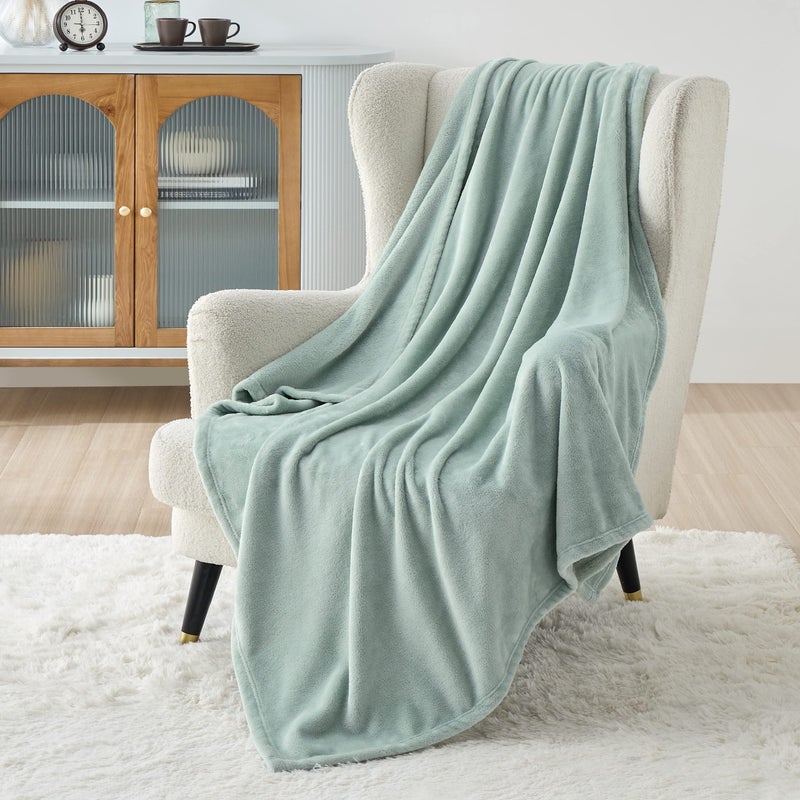 BEDSURE Cuddly Blanket Fluffy Blanket Fleece Blanket – Warm Winter Soft Sofa Blanket Small Blanket Couch Blanket Cuddly Blanket Children Living & Cuddly Blankets 130 x 150 cm, Sofa Throw Blanket Green - Image 1