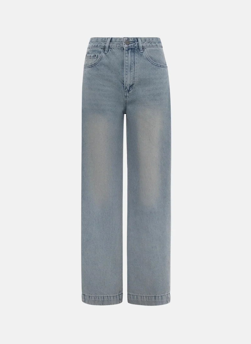 ليتشي جينز فضفاض مع طيات على الجانبين