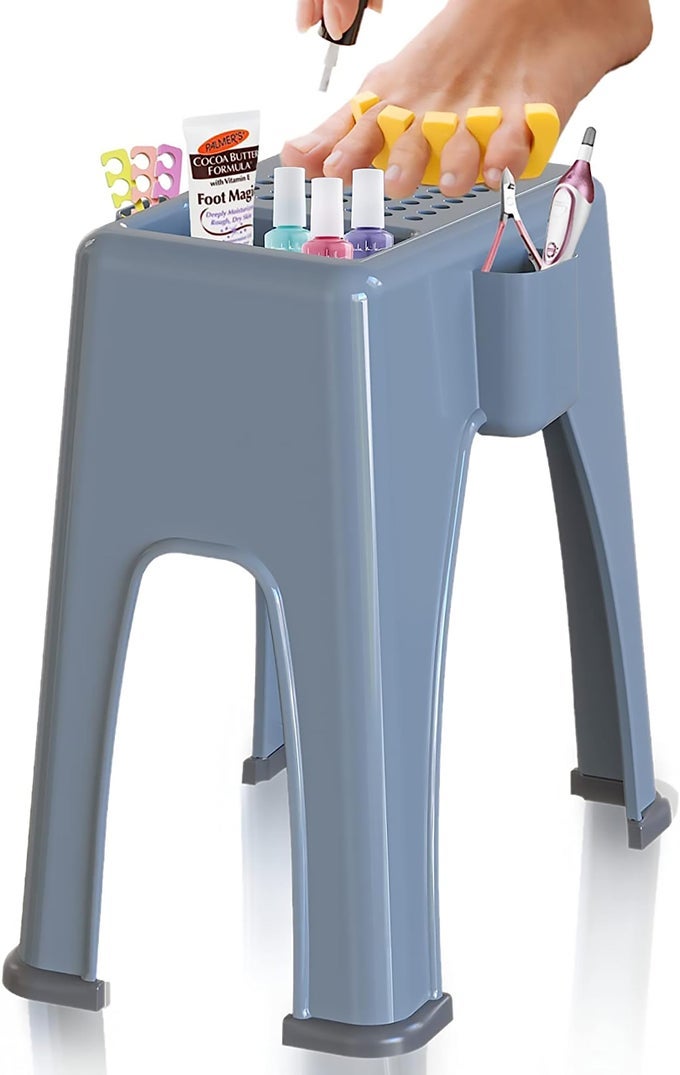 TIDYFRIEND SHOWER FOOT REST 927 X 7 X 10 INCHES PLASTIC PEDICURE FOOT REST 3 POCKETS SHOWER STOOL FOR SHAVING LEGS HOLD SHAVING ESSENTIALS GREY