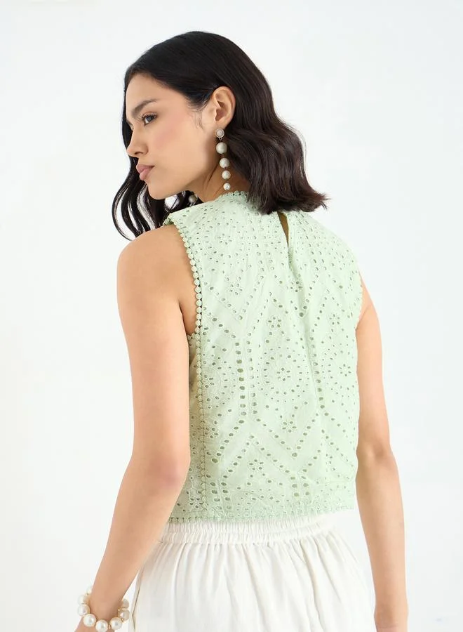 Styli Styli Green Sleeveless Schiffli Blouse