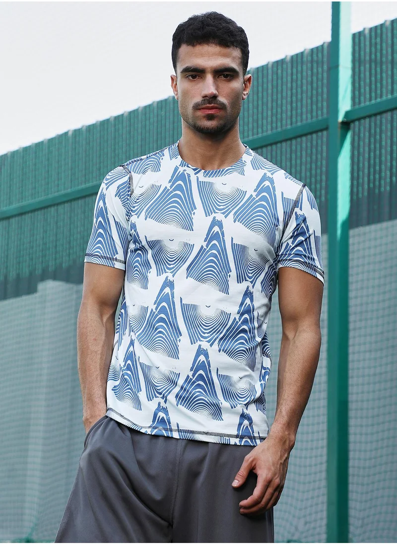 Campus Sutra Campus Sutra Men's Cream White & Aegean Blue Fade-Imrint Activewear T-Shirt For Casual Wear | Crew Neck | Short Sleeves | Jersey T-Shirt Crafted With Comfort Fit For Everyday Wear