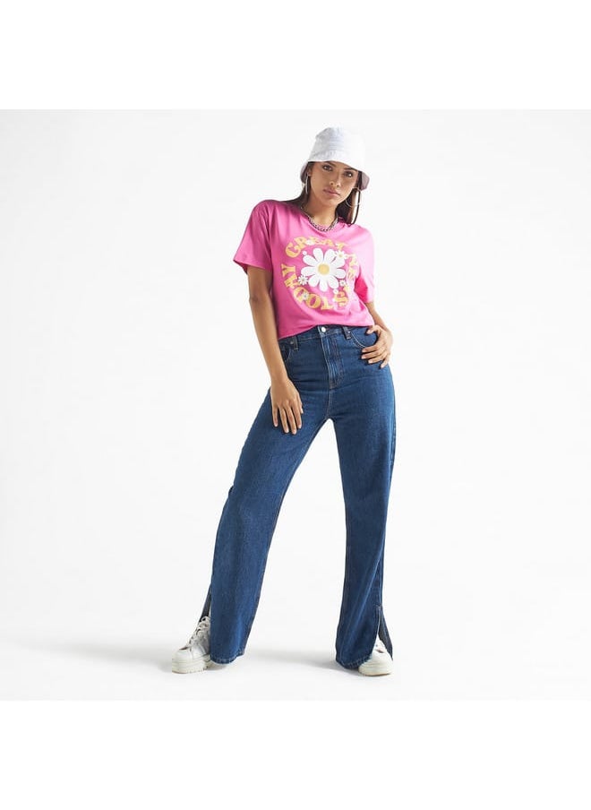 FAV Slogan Print Crew Neck T-shirt with Drop Shoulder Sleeves  - Image 2