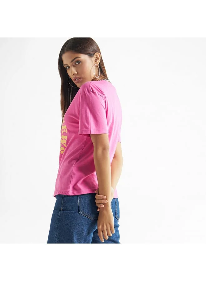Splash FAV Slogan Print Crew Neck T-shirt with Drop Shoulder Sleeves