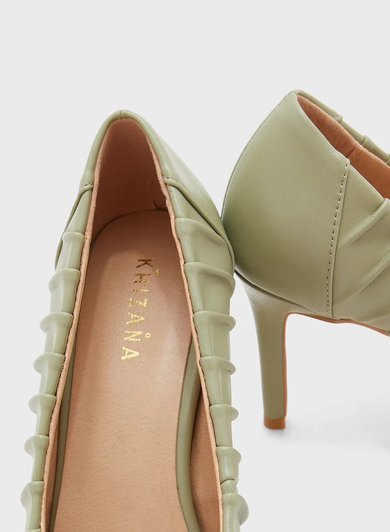 Khizana Ruched Pointed Pump