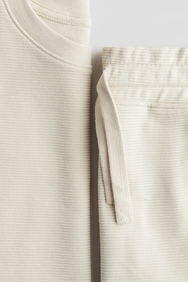 H&M 2-piece T-shirt and shorts set