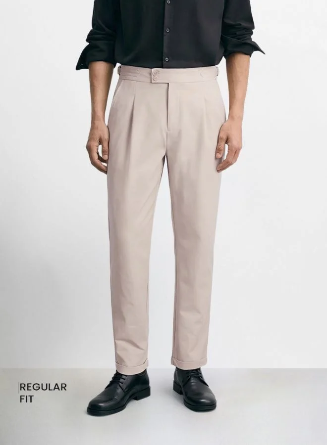 ذا انديان كراج كو Men Regular Fit Solid Cross Pocket Mid-Rise Trousers