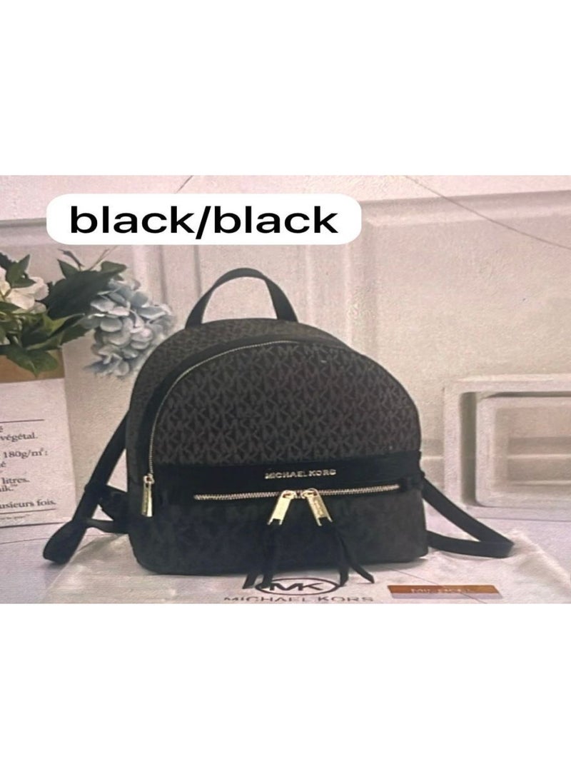 حقيبة ظهر جلدية من مايكل كورس مونوغرام باللون الأسود/الإصدار الأسود