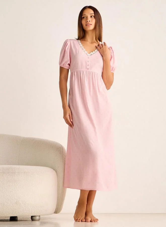 سبلاش فيڤ فستان نوم طويل بأكمام قصيرة منفوشة وحافة دانتيل
