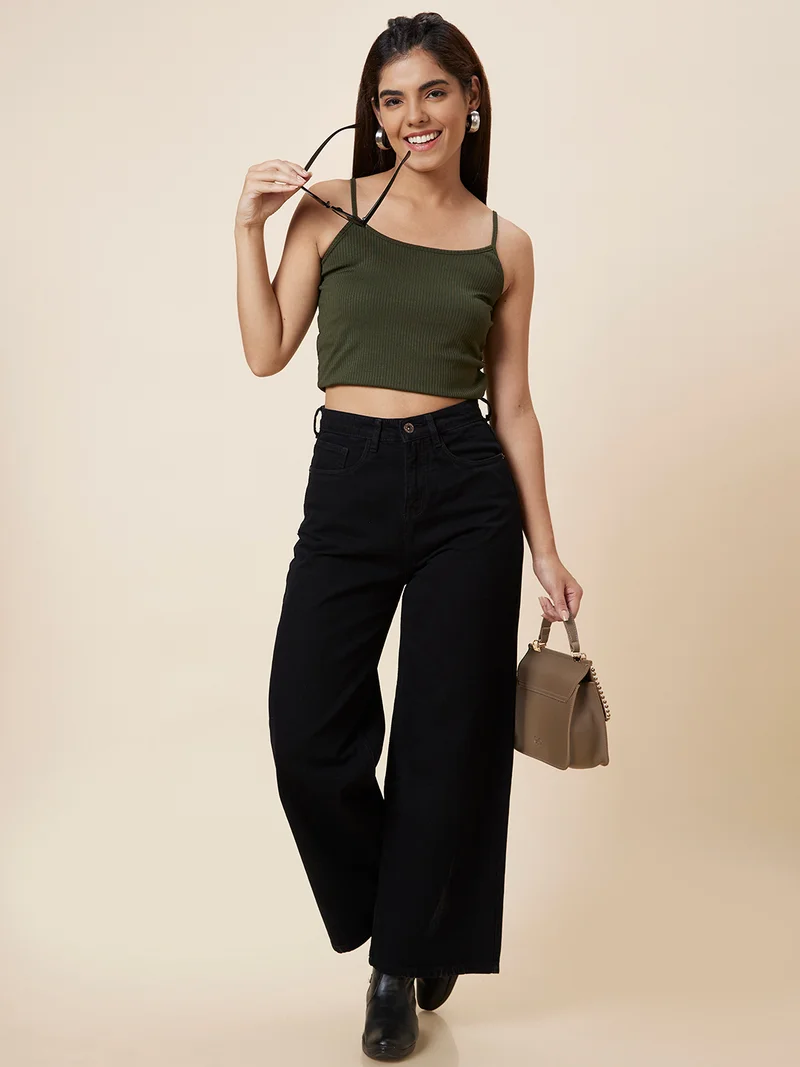 جلو باص جينز نسائي جلوبس بقصة واسعة وخصر متوسط