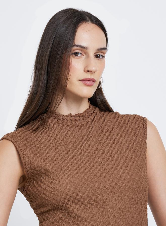 ستايلي بلوزة بدون أكمام بياقة عالية مزخرفة - Image 3