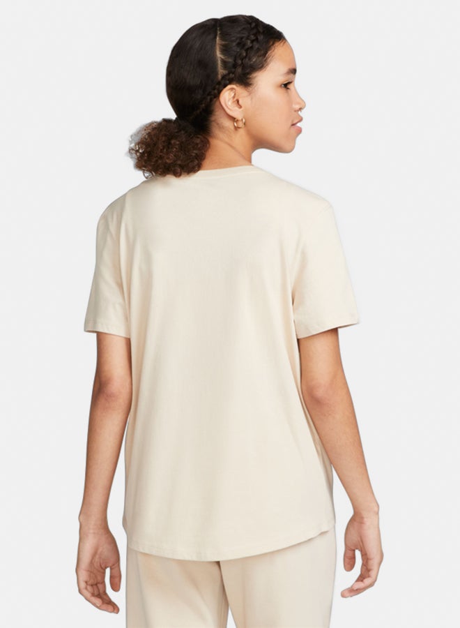 Nike Women's Nike Sportswear Tee Essential Icon Futura  - Image 2