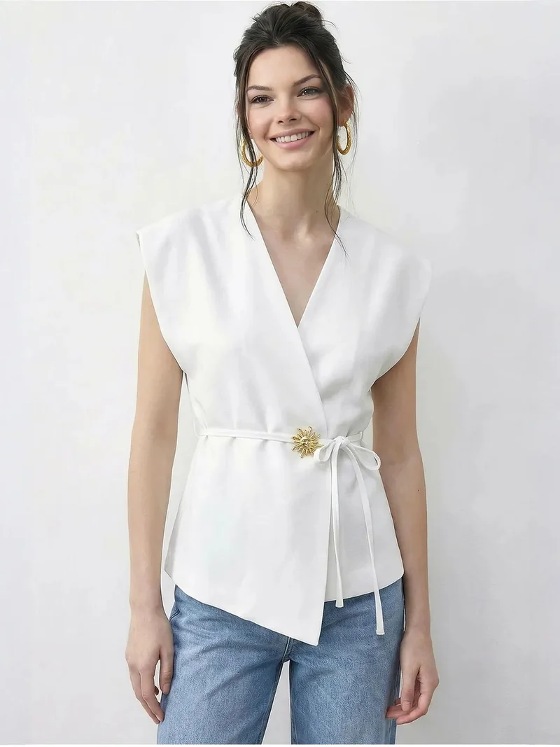بيانكو لوتشي LUCCI Belted V-Neck Crepe Waistcoat