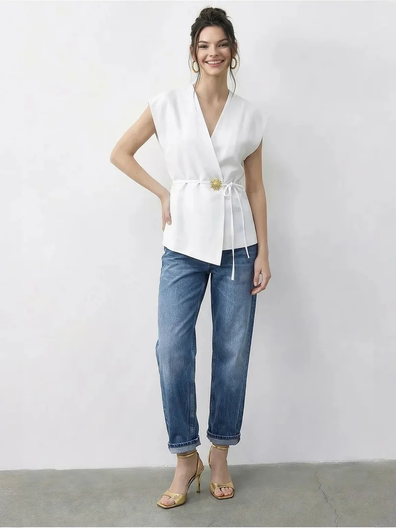 بيانكو لوتشي LUCCI Belted V-Neck Crepe Waistcoat