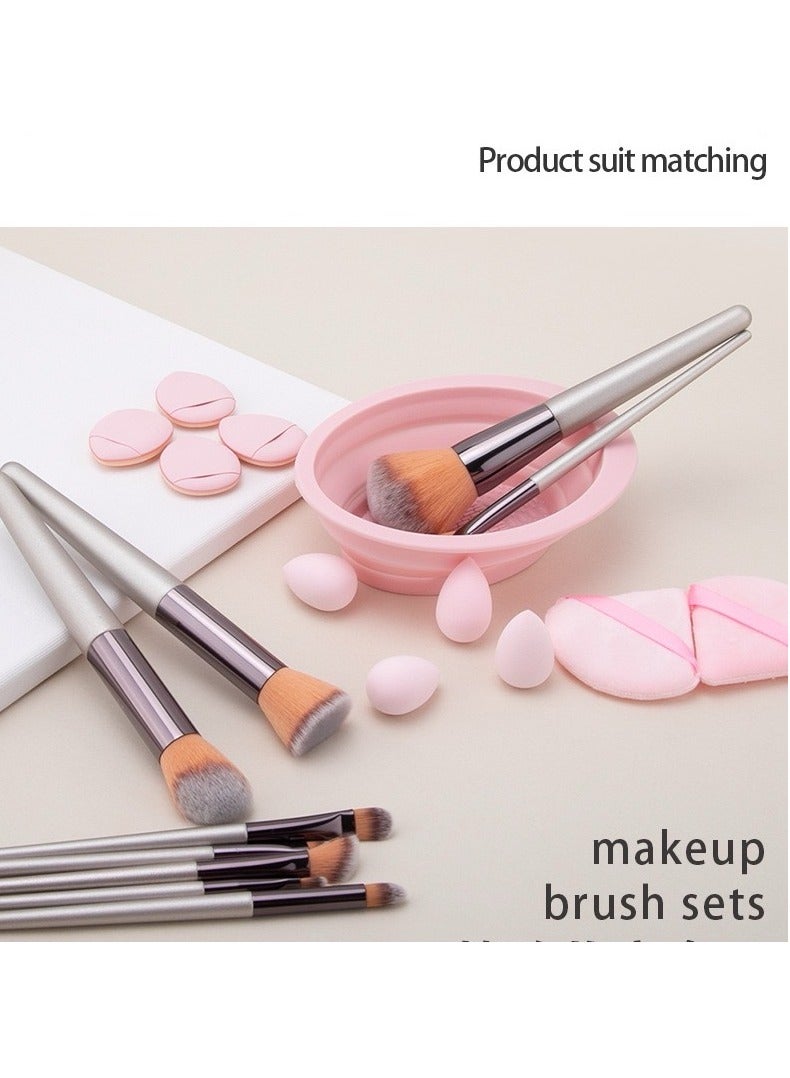 جوسكوين مجموعة فرش المكياج مكونة من 33 قطعة، مجموعة أدوات مكياج، تشمل فرش الأساس، البودرة، الكونسيلر، ظلال العيون، وفرش أحمر الخدود، بالإضافة إلى إسفنجة بودرة، بتصميم أنيق باللون البني، ومكونة من 33 قطعة. - Image 4