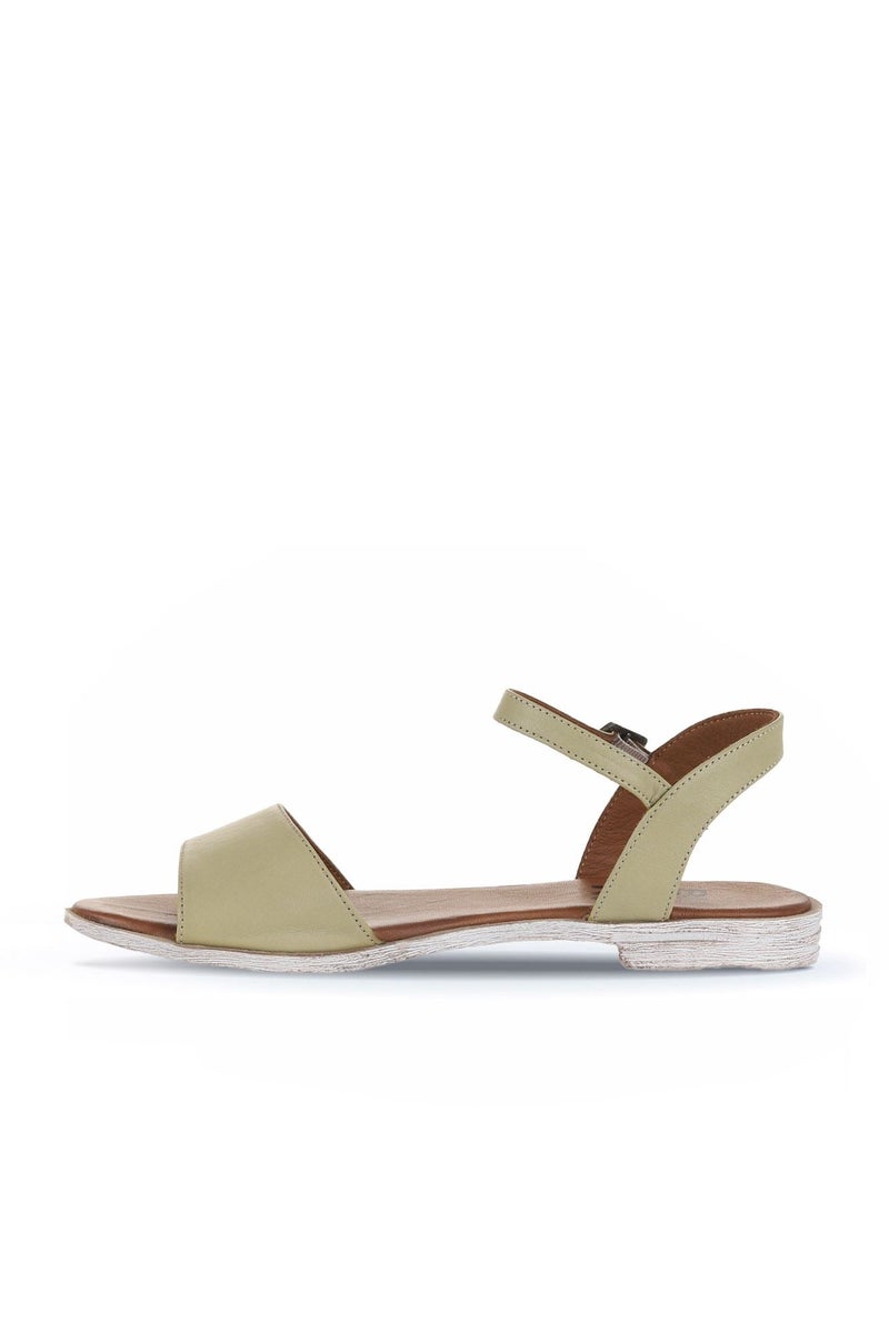 Bueno Contrast Strap Flat Sandals - Image 3