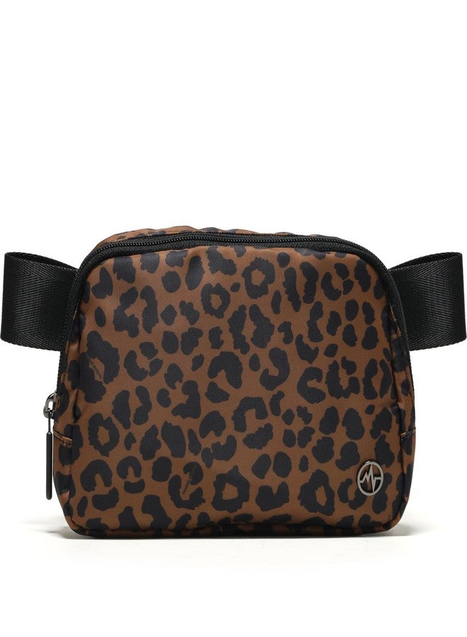 Pander حقيبة كروسبودي من باندر إيفري وير، مصنوعة من البوليستر اللامع، مزودة بحزام قابل للتعديل، بنقشة جلد النمر الليلي، قماش مطبوع. - Image 1