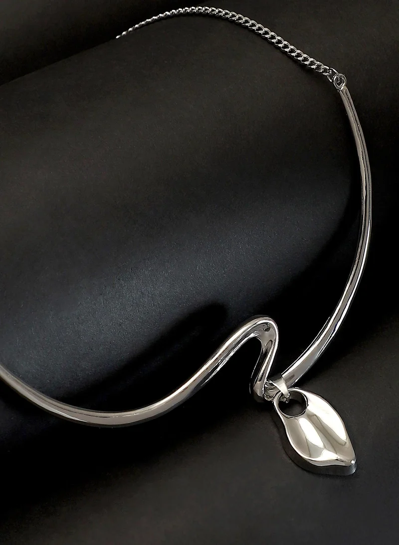 SOHI SOHI Women The Ripple-Shell Collar Necklace | Chrome  Colour | One-Size | Metallic Alloy Material | Lobster Clasp Closure | Necklace For Casual & Evening Wear
