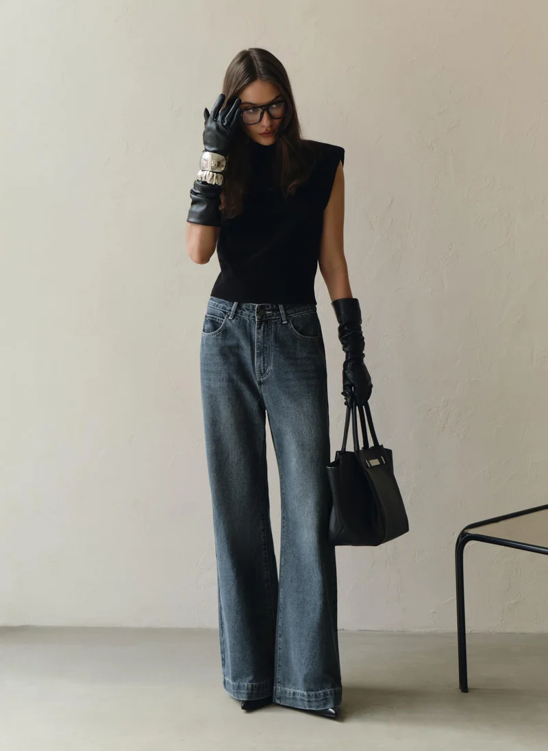 Lichi Mid-rise flared jeans