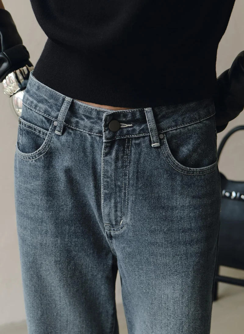 Lichi Mid-rise flared jeans