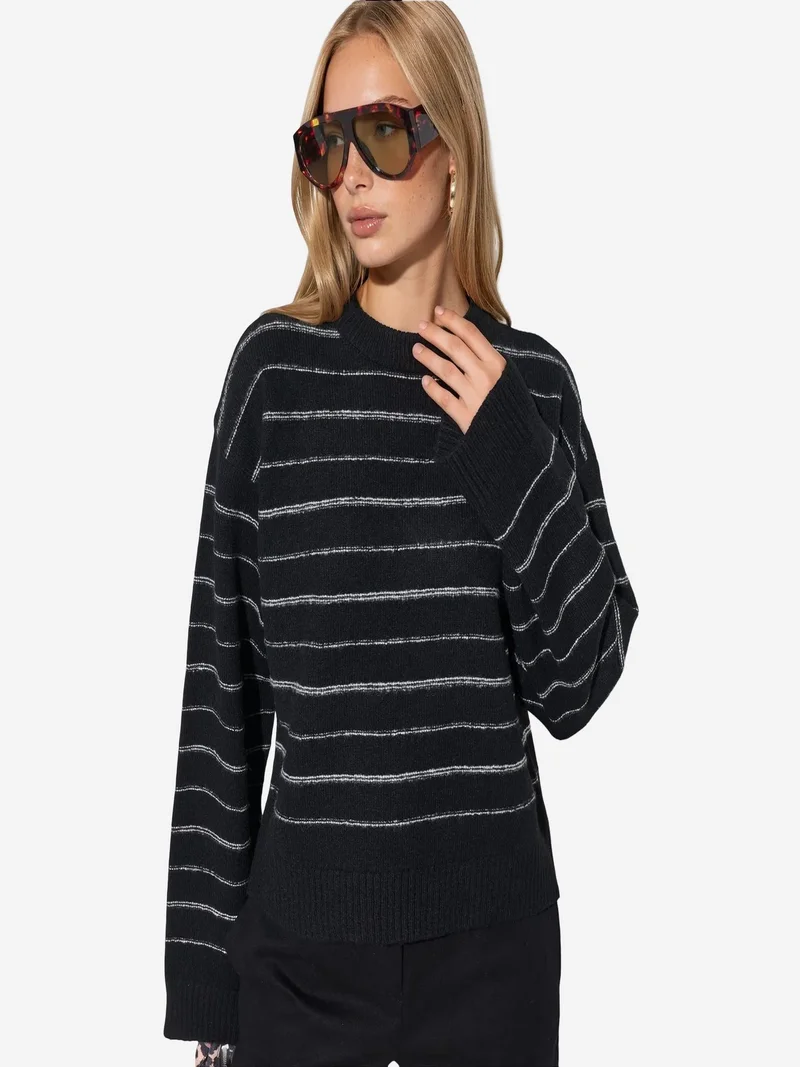 فيورنا VIORNA Striped Crew Neck Sweatshirt