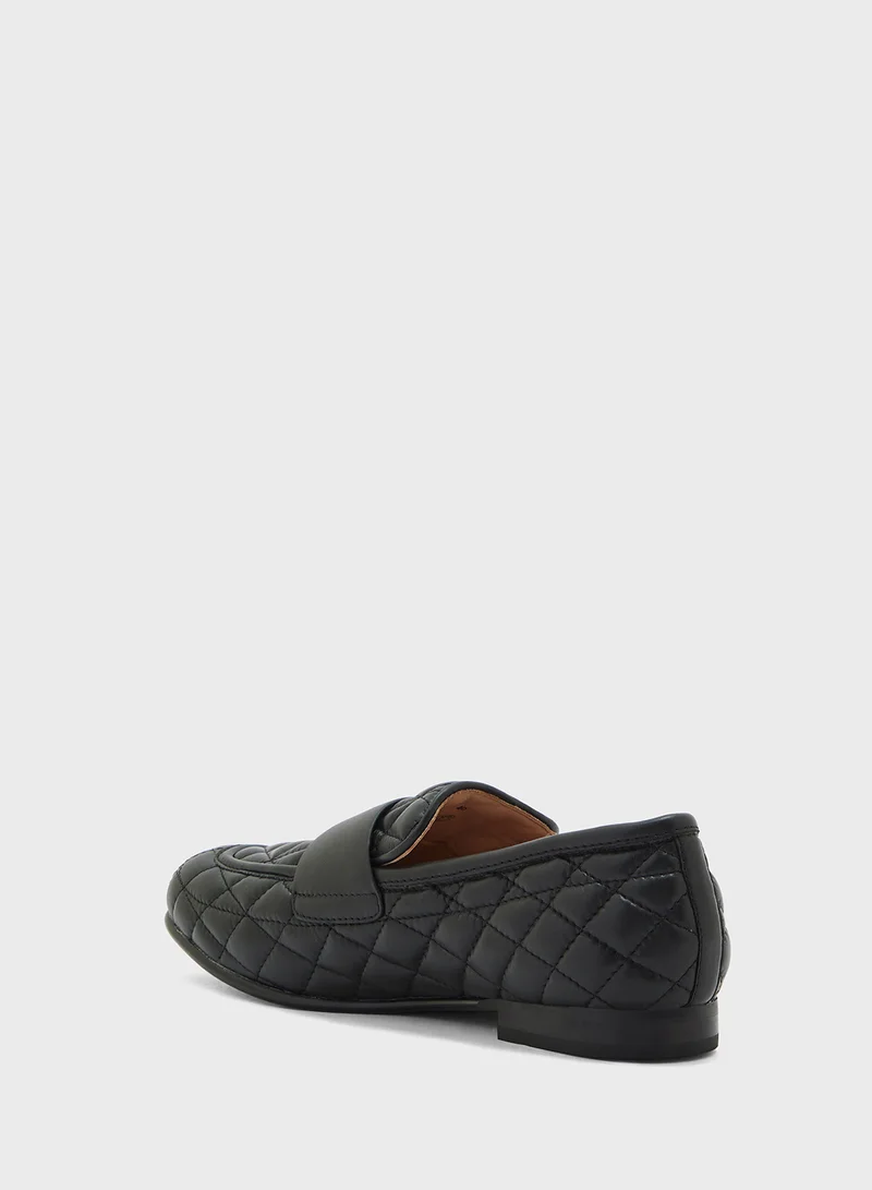 لوف موسكينو Close Toe Moccasins