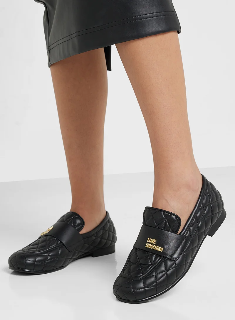 لوف موسكينو Close Toe Moccasins