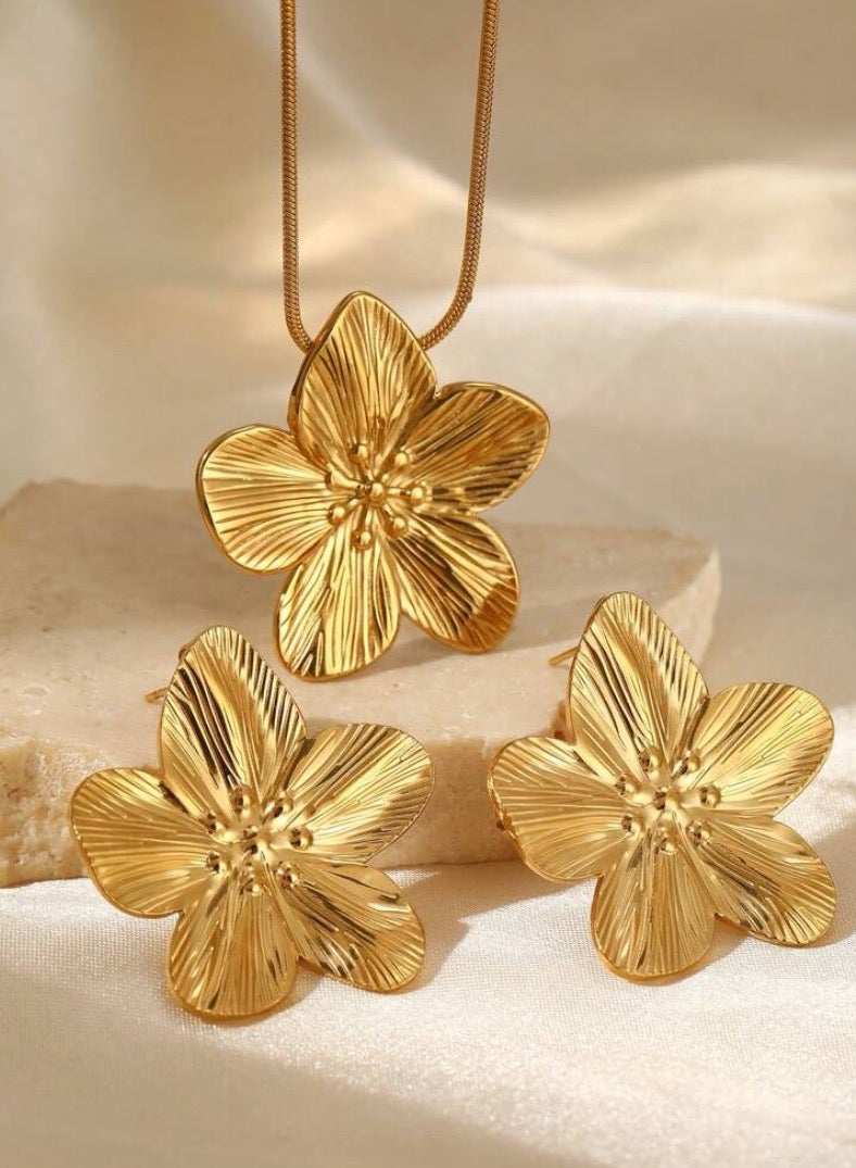 جوليري بالاس طقم اكسسوارات قلادة وحلق نسائي من الاستانلس ستيل المطلي باللون الذهبي - Image 3