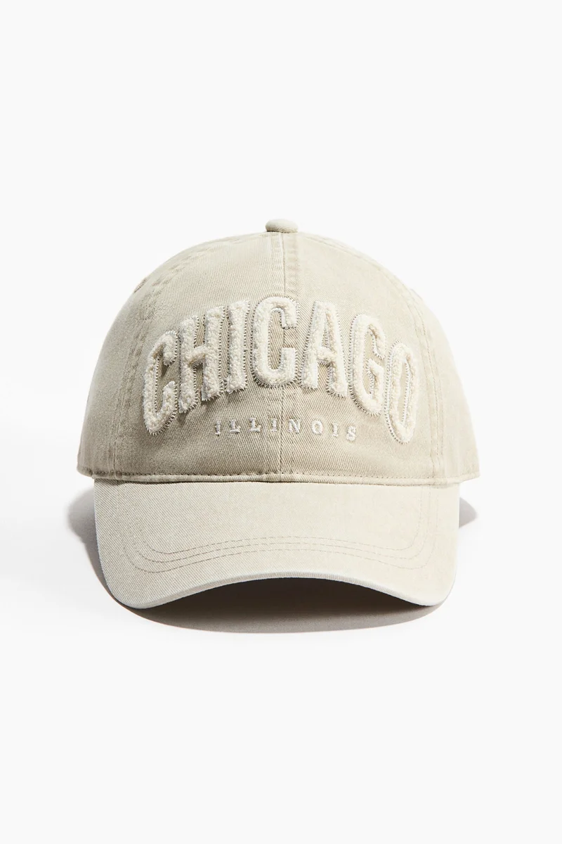 اتش اند ام قبعة تويل برسومات مُطرزة