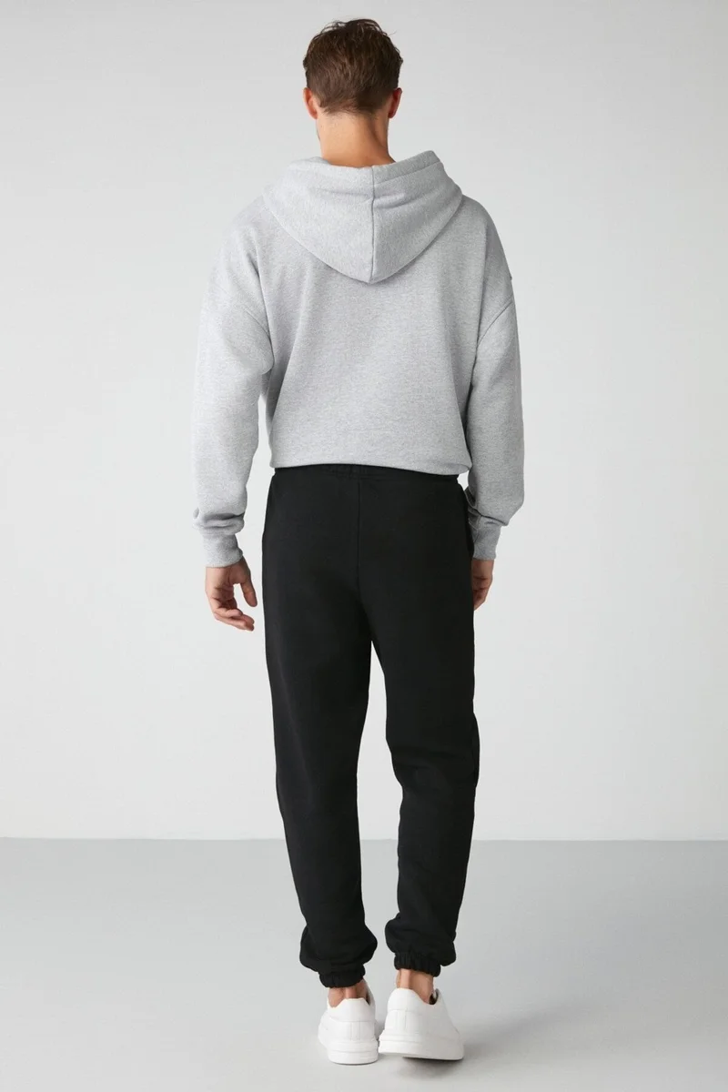 جريميلانج Rowan Men's Relaxed Black Sweatpants with Ribbed Front Decorative Label and Lined Interior