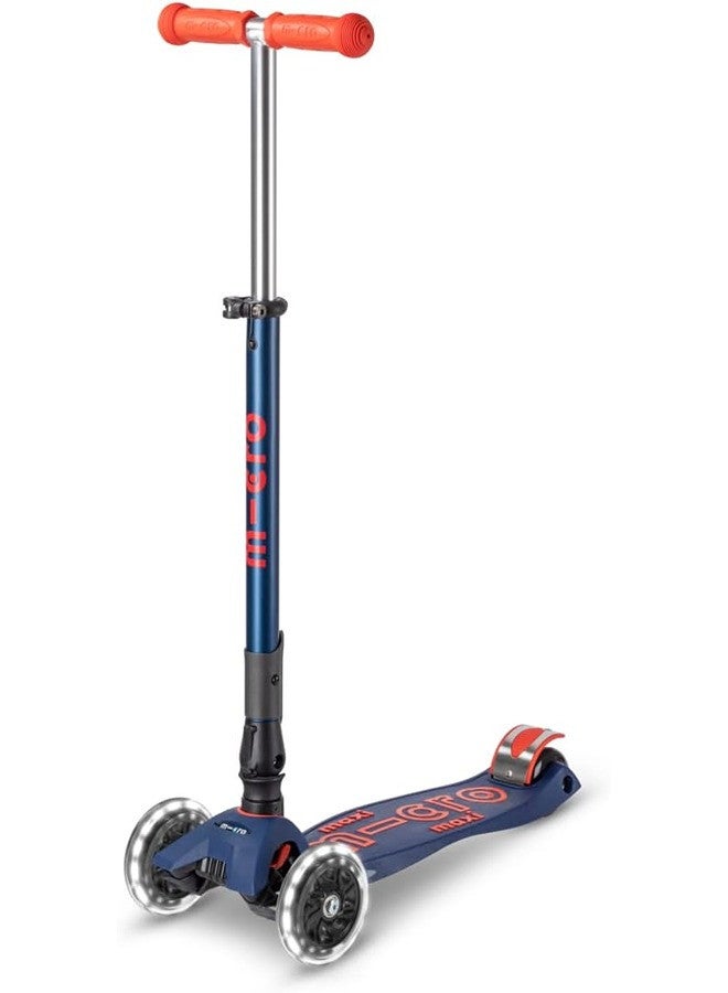 Micro مايكرو كيكبورد - ماكسي ديلوكس قابل للطي مع إضاءة LED - سكوتر ثلاثي العجلات، توجيه بالميل، قابل للحمل مصمم سويسري للأطفال مع عجلات مضيئة تعمل بالحركة للأعمار من 5-12 (أزرق) - Image 1