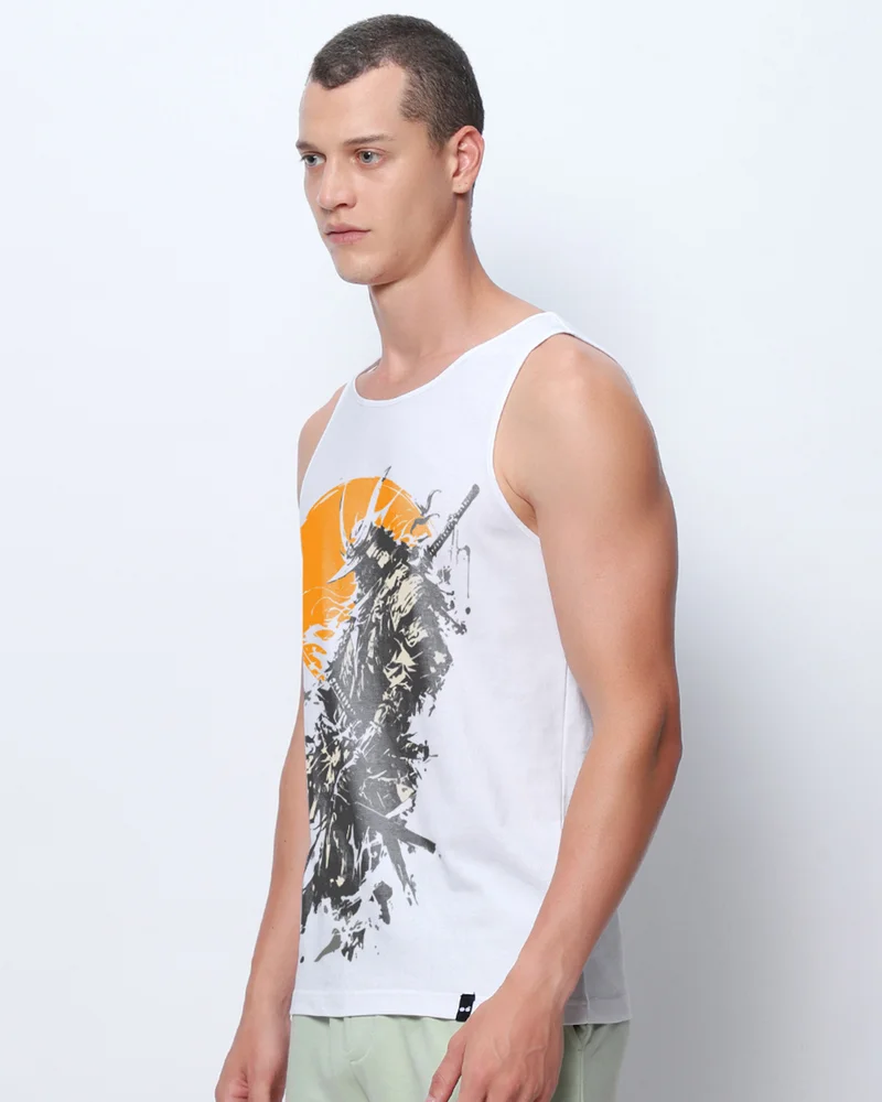 بيواكوف صديري رجالي أبيض بطبعة محارب