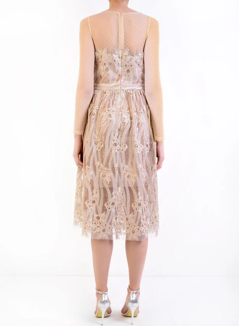 ترو ديكادينس Lilly Nude Embroidered Mesh Midi Dress