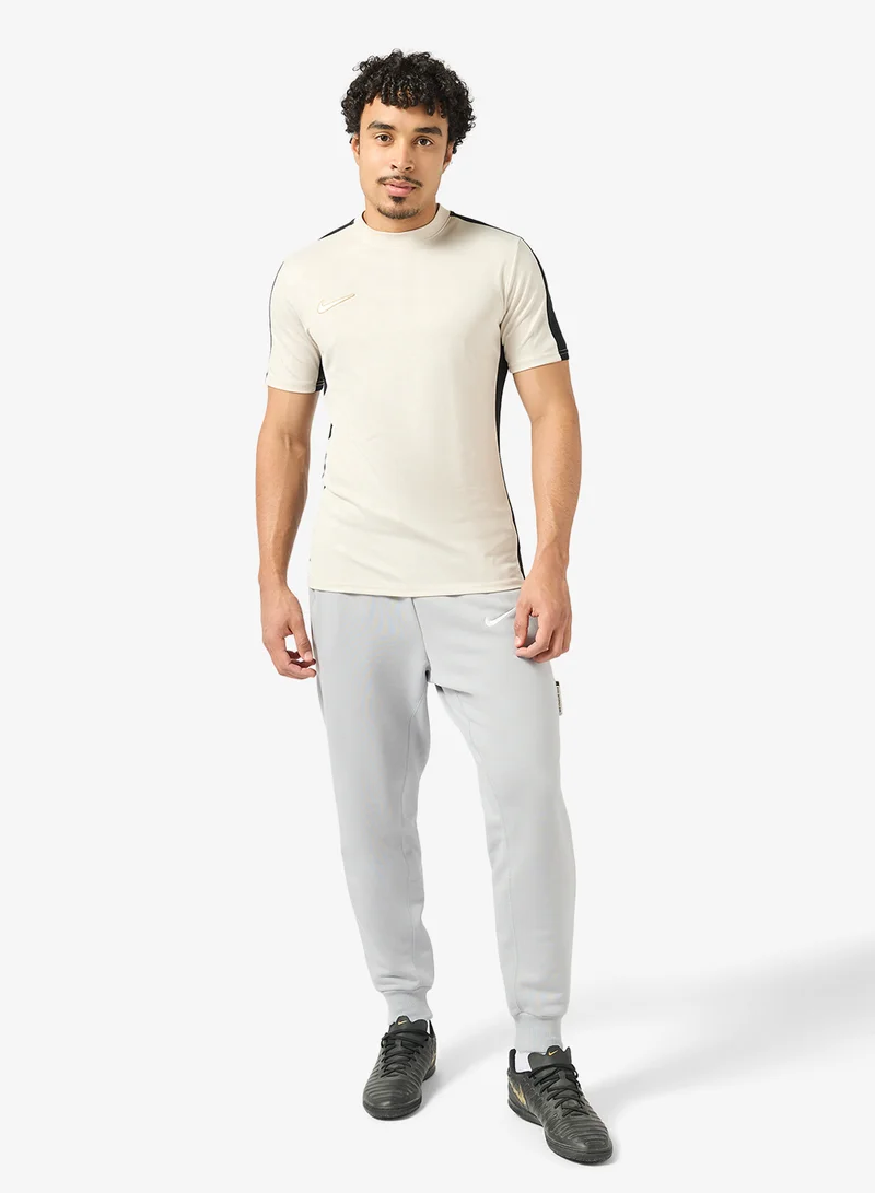 نايكي سراويل رياضية ضيقة مقاومة للعرق