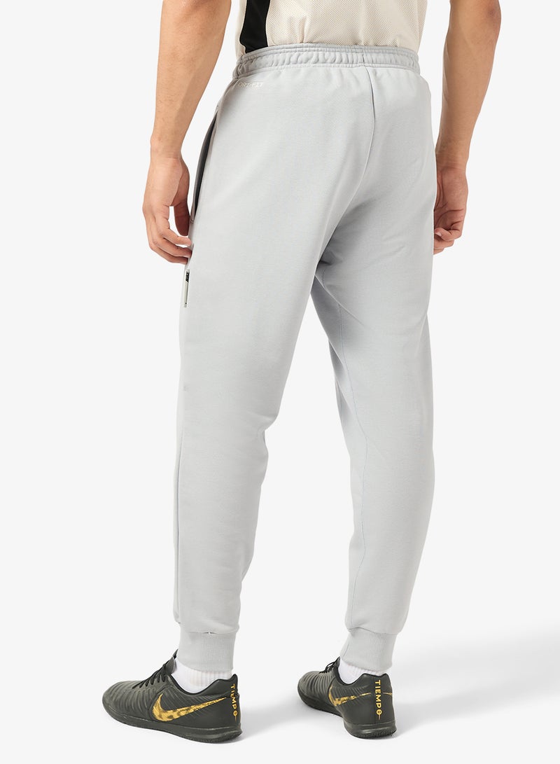 نايكي سراويل رياضية ضيقة مقاومة للعرق - Image 3